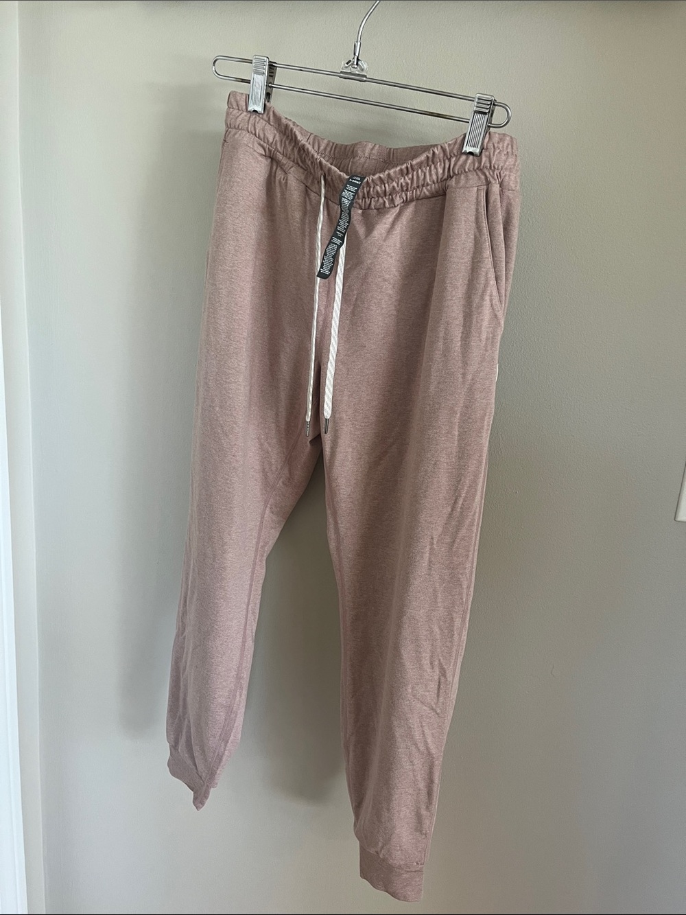 Vuori Dusty Rose Pink Performance Joggers - Style VW304
